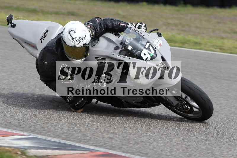 /Archiv-2023/06 10.04.2023 Moto Club Anneau du Rhin/Rouge Expert/97